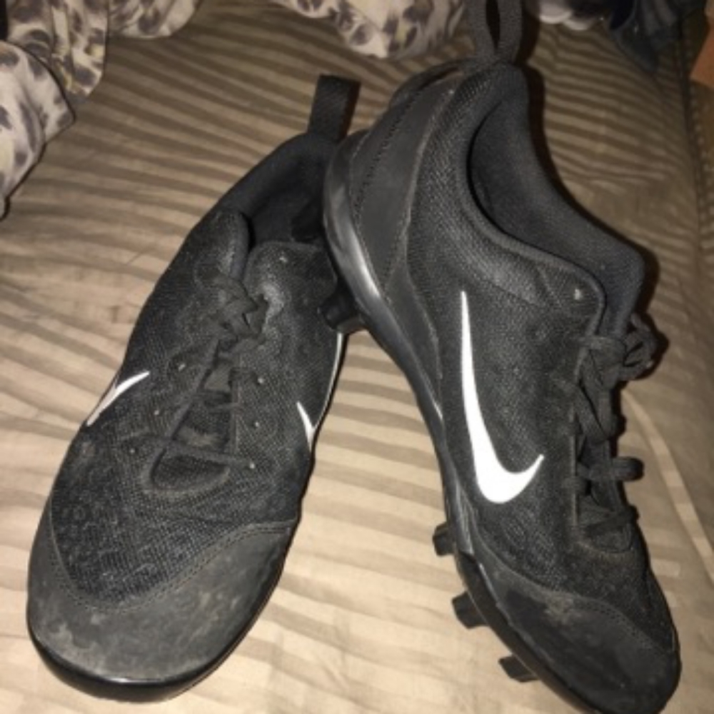 Nike softball/baseball cleats